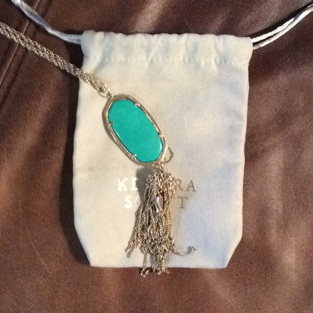 Beautiful Kendra Scott necklace